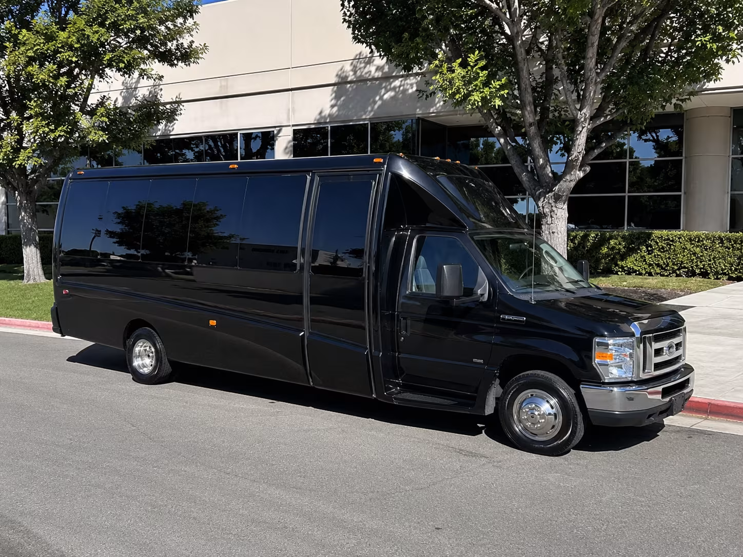 Peoria Birthday, Sweet 16, & Quinceañera Party Bus Rentals